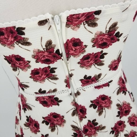 B. Darlin Juniors' Floral Print Halter Dress 1-2 - Picture 8 of 13